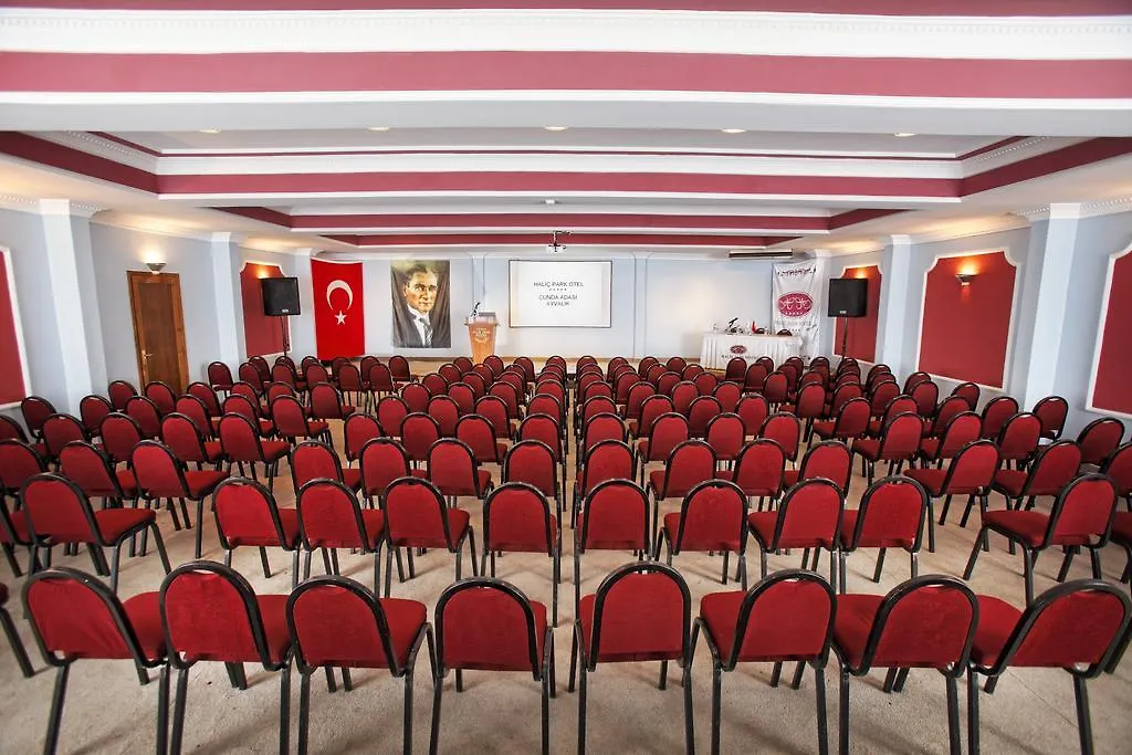 Haliç Park Hotel Ayvalı 5*,